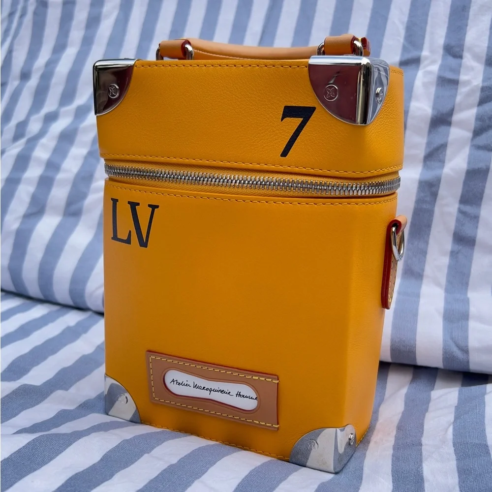 Auth Louis Vuitton Trunk • Limited Vertical Box Trunk 07 Virgil Abloh Authentic